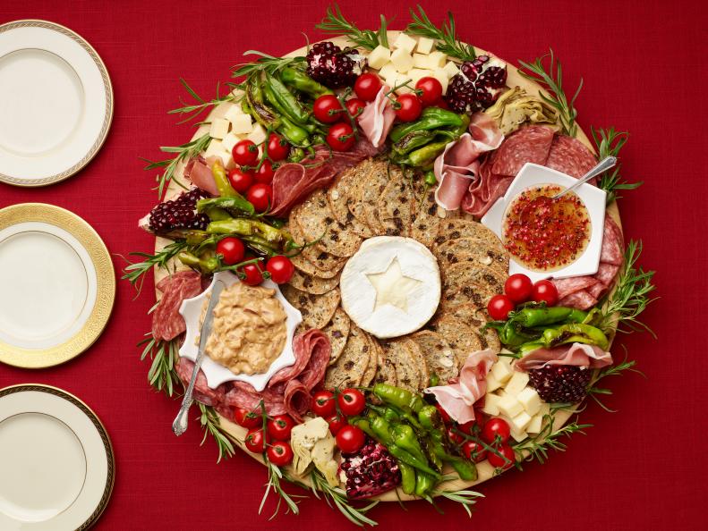 Christmas Charcuterie Board Recipe